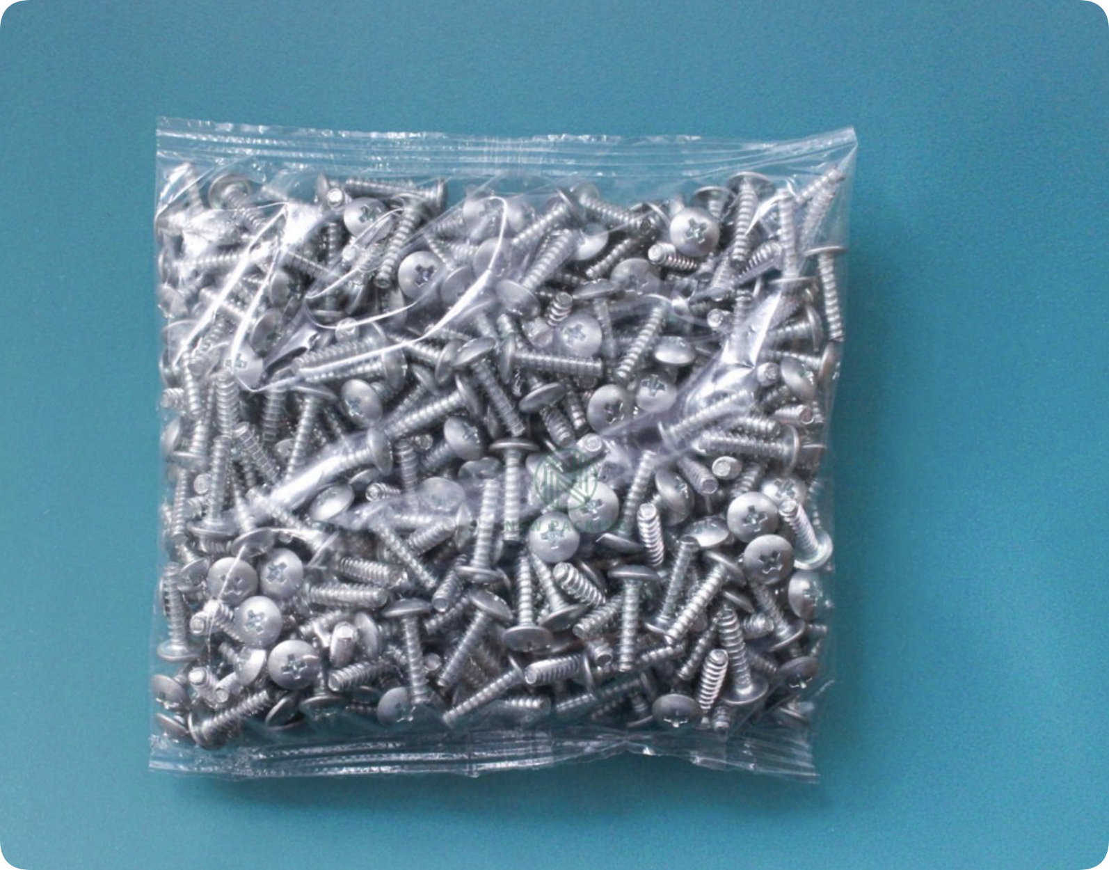 Screws ploy bag packing